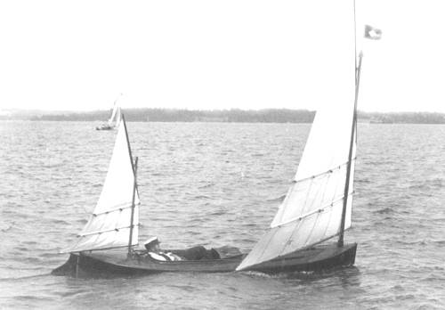 1886 Nautilus sailing canoe